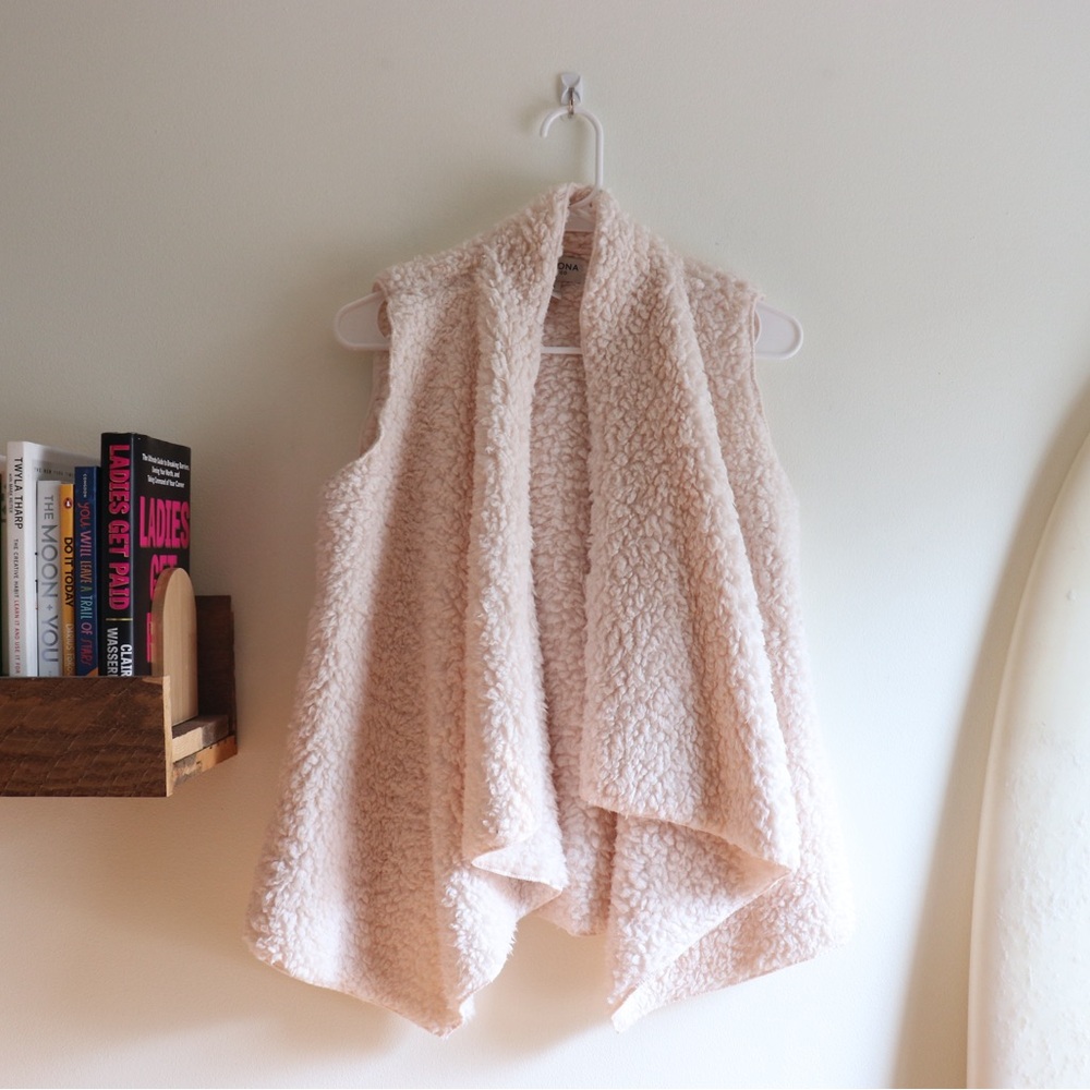 arizona jean co light pink sherpa vest